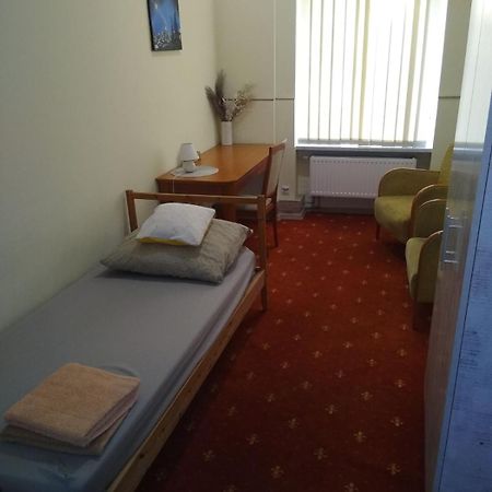 Hostel Kwadrans กลีวิตเซ ภายนอก รูปภาพ