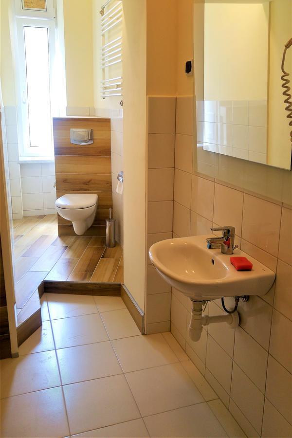 Hostel Kwadrans กลีวิตเซ ภายนอก รูปภาพ